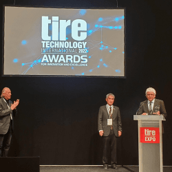DUNLOP RAIH TIRE TECHNOLOGY OF THE YEAR AWARD Thumbnail