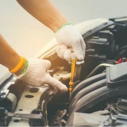 Cara Cek Kondisi Oli Pelumas Mobil Thumbnail