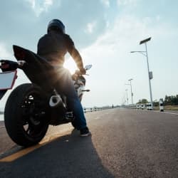 7 Tips Lindungi Ban Motor Terbaik agar Tidak Cepat Botak Thumbnail